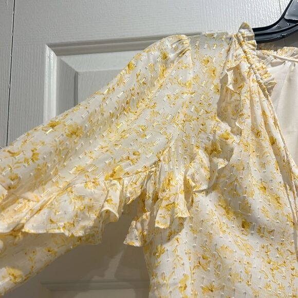 NWT Intermix Yellow Silk Top/Blouse, Size 0 - Picture 4 of 14